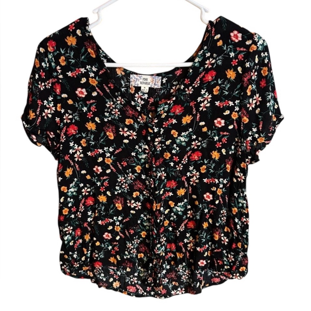 NWOT Pink Republic Floral Black Women's Top